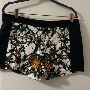 Beautiful never been worn shorts from Club Monaco